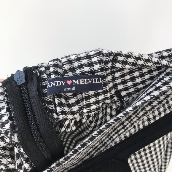 Brandy Melville Houndstooth Skirt - Picture 4 of 4